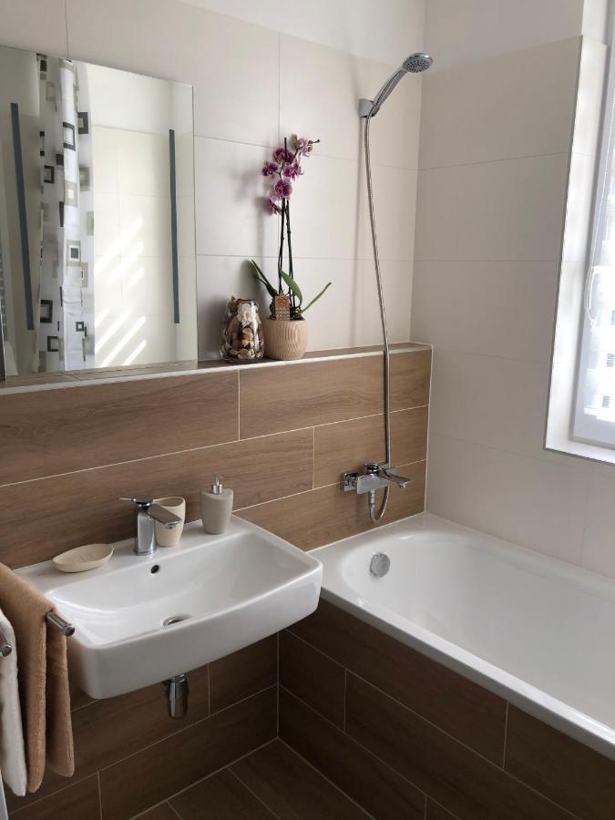 Tatra Billetee Apartman S Luxusnym Vyhladom Na Vysoketatry A Sukromnym Wellness Poprad Ngoại thất bức ảnh