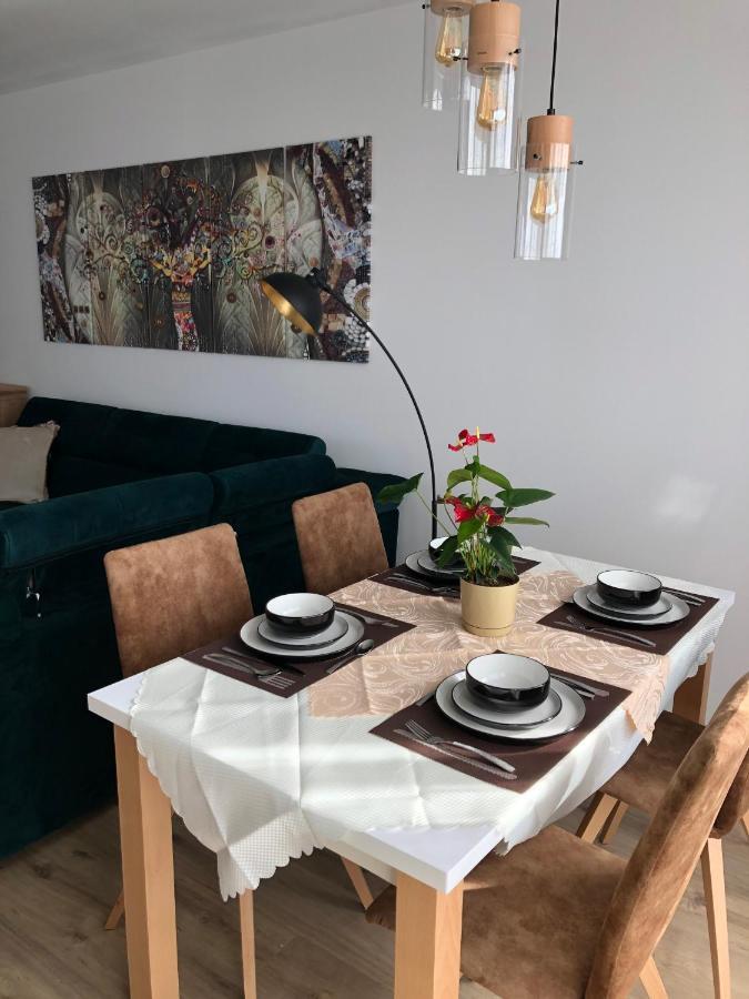Tatra Billetee Apartman S Luxusnym Vyhladom Na Vysoketatry A Sukromnym Wellness Poprad Ngoại thất bức ảnh