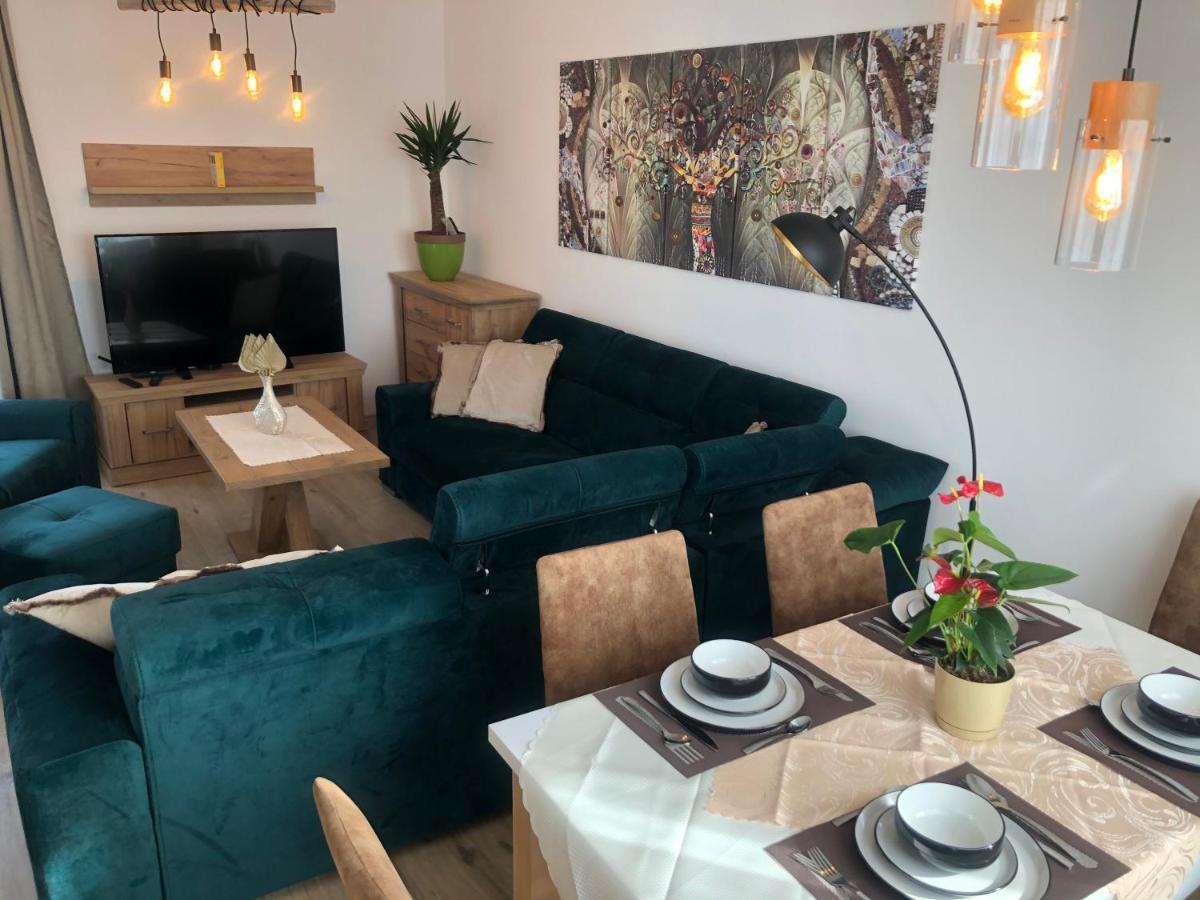 Tatra Billetee Apartman S Luxusnym Vyhladom Na Vysoketatry A Sukromnym Wellness Poprad Ngoại thất bức ảnh
