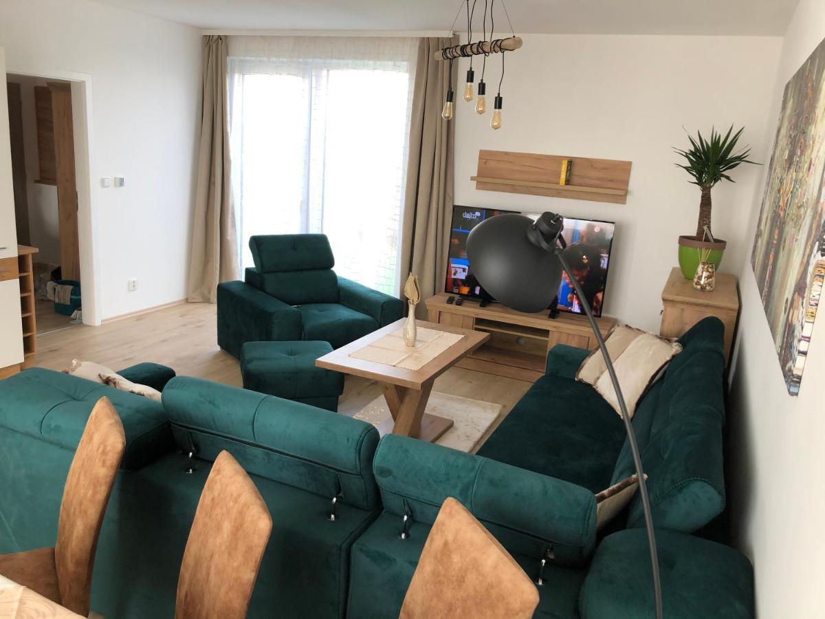 Tatra Billetee Apartman S Luxusnym Vyhladom Na Vysoketatry A Sukromnym Wellness Poprad Ngoại thất bức ảnh