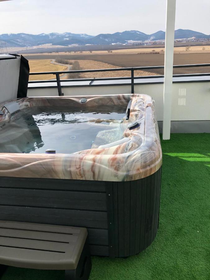 Tatra Billetee Apartman S Luxusnym Vyhladom Na Vysoketatry A Sukromnym Wellness Poprad Ngoại thất bức ảnh