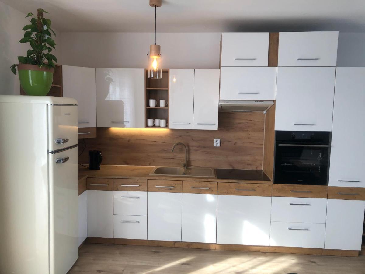 Tatra Billetee Apartman S Luxusnym Vyhladom Na Vysoketatry A Sukromnym Wellness Poprad Ngoại thất bức ảnh