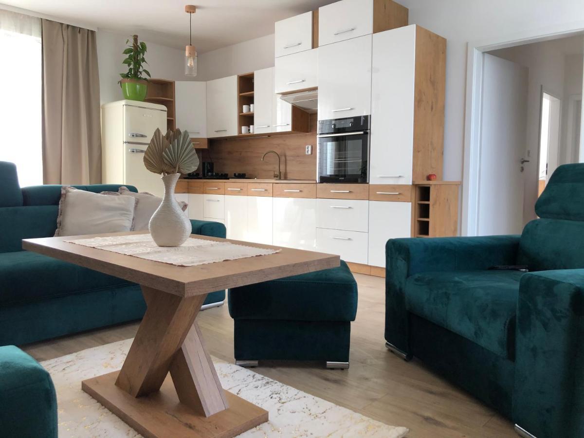 Tatra Billetee Apartman S Luxusnym Vyhladom Na Vysoketatry A Sukromnym Wellness Poprad Ngoại thất bức ảnh