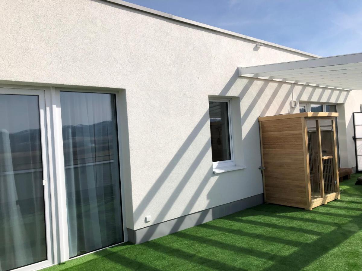 Tatra Billetee Apartman S Luxusnym Vyhladom Na Vysoketatry A Sukromnym Wellness Poprad Ngoại thất bức ảnh
